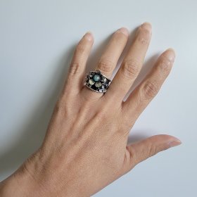 Flower Oxidized Silver and Turquoize Ring Flower Oxidized Silver and Turquoize Ring