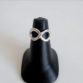 Taxco Silver Infinity Symbol Ring Taxco Silver Infinity Symbol Ring