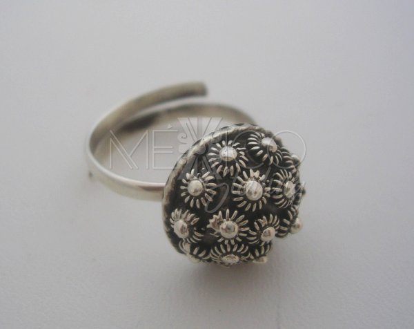 Old Taxco Style Sterling Silver Filigree Decorated Ring