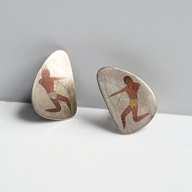 Vintage Silver Cave Paintings Screw Earrings Vintage Silver Cave Paintings Screw Earrings