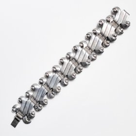 Vintage Mexican Silver Ethnic Borders Bracelet Vintage Mexican Silver Ethnic Borders Bracelet