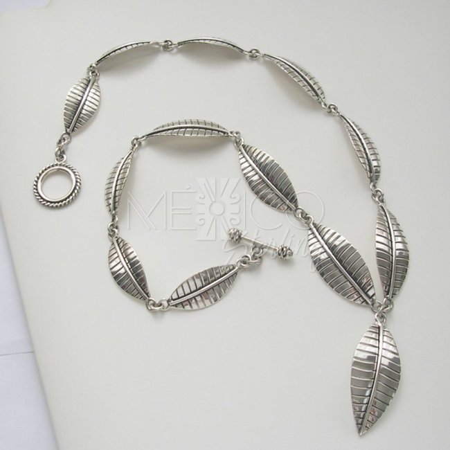 Taxco Silver Necklace with Carved Leaves