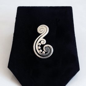 Silver Enchanted Modern Scroll Pendant Silver Enchanted Modern Scroll Pendant