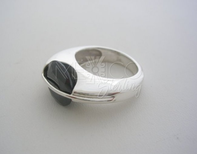 Sterling Silver Ring with Faceted Gemstone